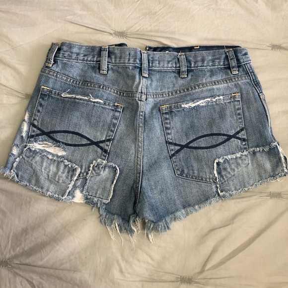 ❌SOLD❌Abercrombie & Fitch Distressed Jean Shorts - Picture 4 of 4